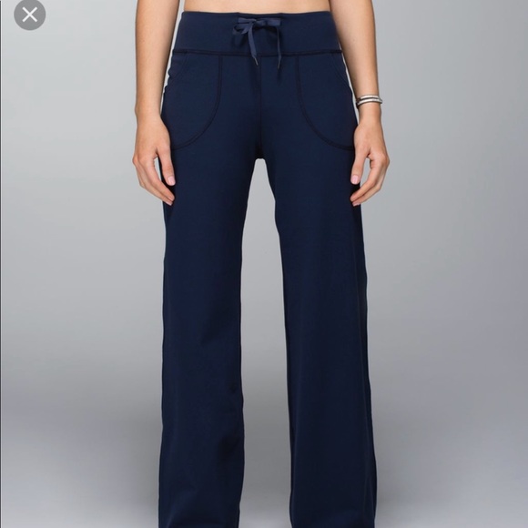 lululemon athletica Pants - Lululemon Still Pants Pockets Wide Legs EUC Size 2